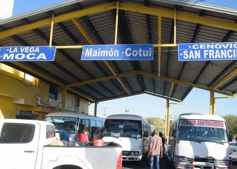 People start traveling to celebrate Christmas Eve