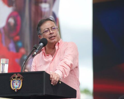 Petro announces that some young people detained during the national strike will be appointed peace managers