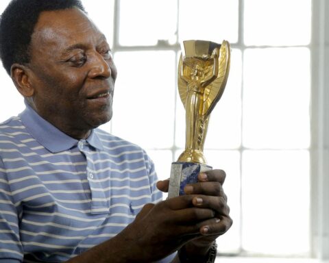 Politicians pay tributes;  Lula says that Pelé took the name of the country far