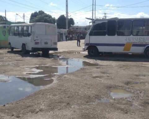 Poor condition of the roads caused a transport stoppage in Cumaná
