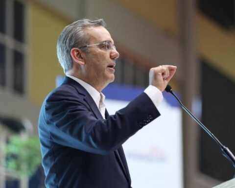 Presidente Abinader llama a celebrar Navidad con prudencia