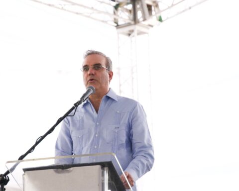 Presidente Abinader entrega 144 apartamentos Familia Feliz por más de 102 millones