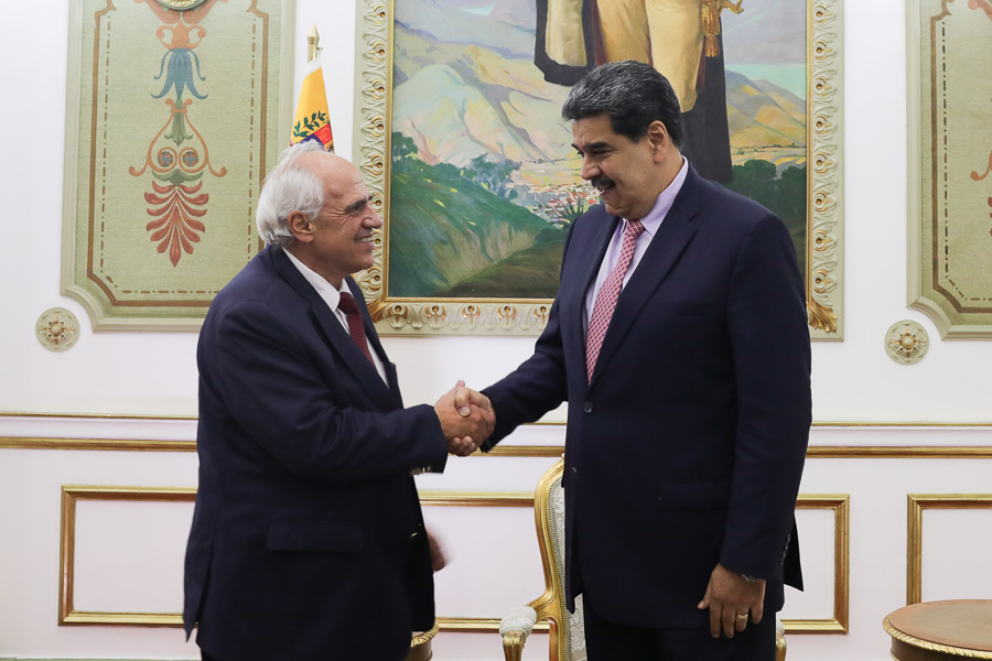 President Maduro and Ernesto Samper hold a meeting in Miraflores