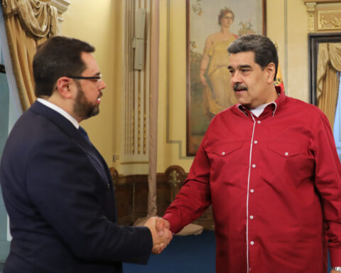 President Maduro meets with leaders of the Pencil Alliance