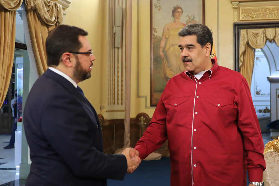 President Maduro meets with leaders of the Pencil Alliance