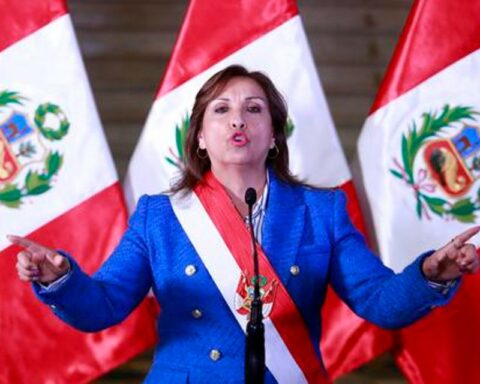 President of Peru proposes to advance elections to 2024 and declares a state of emergency