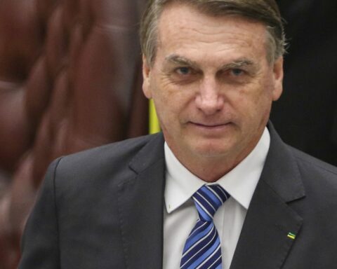 President renews Rede Globo, Band and Record concessions