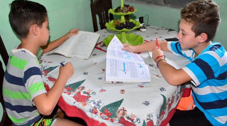 Private tutors rescue the public school in Cuba