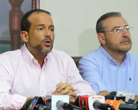 Process initiated in Chuquisaca against Camacho and Calvo was declined and is in Santa Cruz;  there is another in La Paz, which unifies complaints