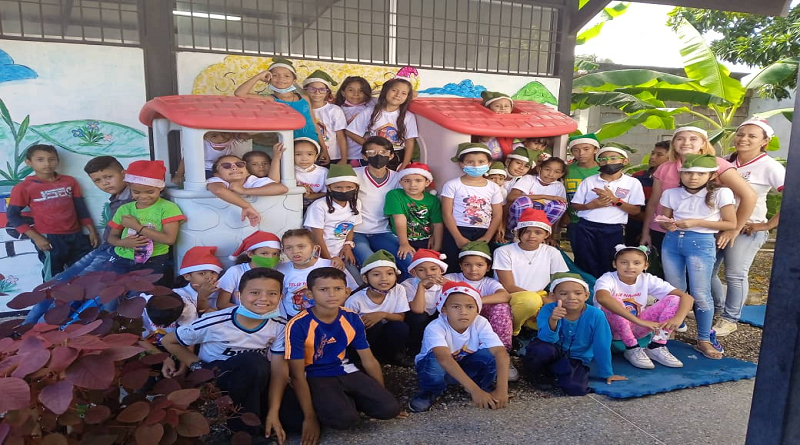 Programa “Dona una Alegría en Navidad” entrega juguetes a las casas de los niños en Caracas