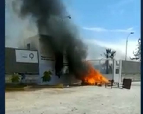 Protesters in Arequipa set fire to and looted the Danper agro-industrial company