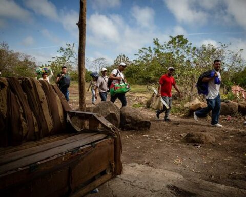 Refugee applicants in Costa Rica will not be able to leave that country for any reason