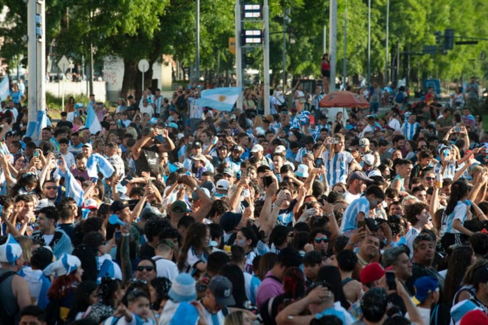 Riots in Buenos Aires after Argentina pass to the final of the World Cup in Qatar 2022