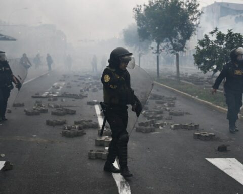 Riots in Peru after the removal of Petro Castillo as president
