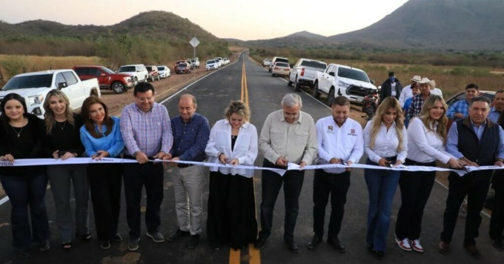 Rocha inaugurates the Batequitas-La Higuerita highway in Badiraguato