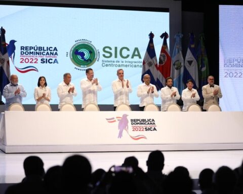 Cumbre del SICA trata temas afectan región