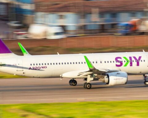 SKY extends the suspension of its flights to Cusco and Arequipa