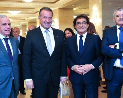 Salinas was presented at the Association of Marketing Managers of Uruguay