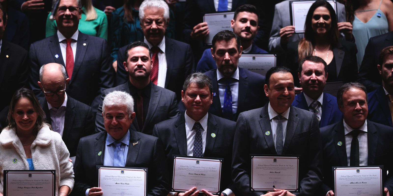 São Paulo: governor and federal and state deputies graduate