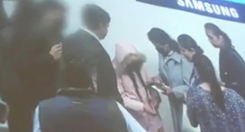 "Scoundrel, thief's wife!" They yelled at Lilia Paredes at the airport [VIDEO]