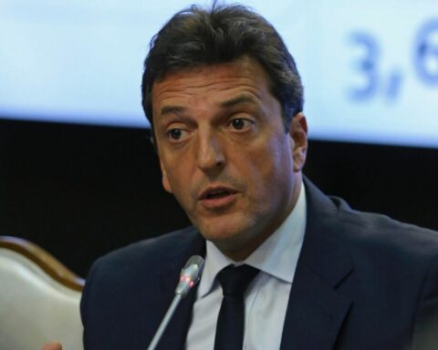 Sergio Massa announced a million-dollar investment to manufacture buses and trucks in the country