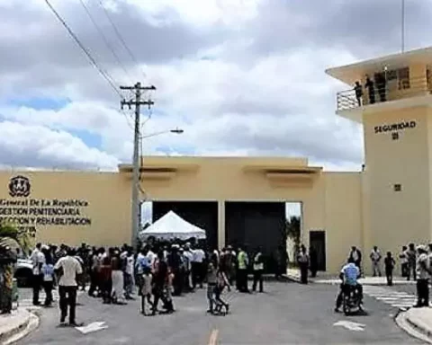 Siete internos y un agente penitenciario herido en cárcel de Anamuya en Higüey