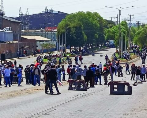 Small businesses lose more than S/170 million.  up to date for blockages