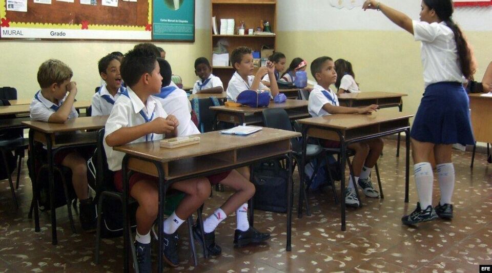 Teacher's Day in Cuba: between exodus and crisis