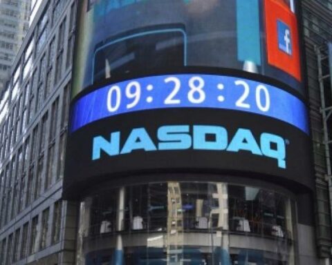 Tech stocks hit Wall Street on Tuesday