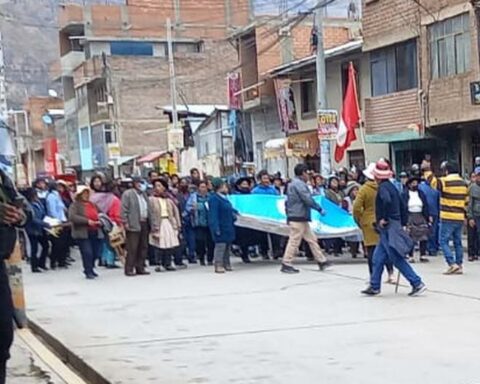 Tense calm is lived during the third day of protests in Huancavelica