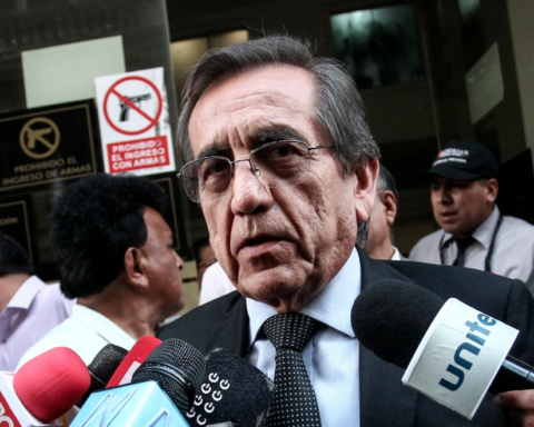 The Apra awaits its registration in the JNE to define if it goes alone or in alliance in the next general elections