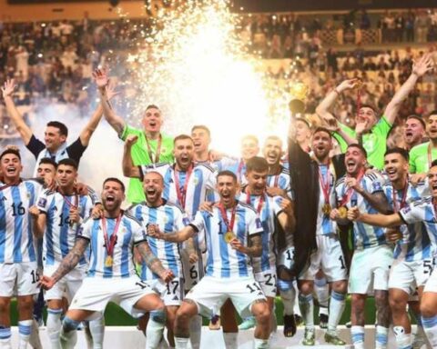 The Argentine government decreed a national holiday this Tuesday to celebrate the title achieved in the World Cup
