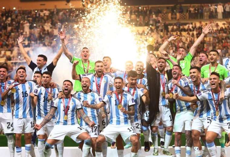 The Argentine government decreed a national holiday this Tuesday to celebrate the title achieved in the World Cup