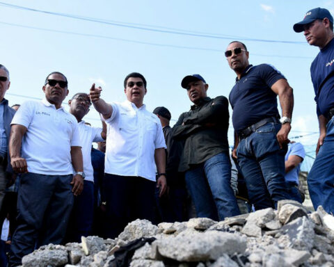 The Caasd carries out a day cleaning the canyons in Sto.  dgo.  East