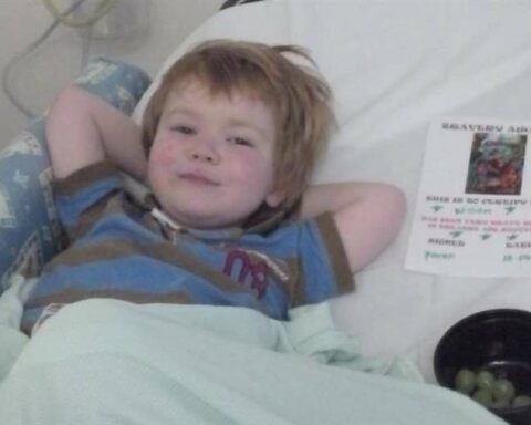 The Crown: the child actor who overcame leukemia and ended up playing Prince Harry in the Netflix series