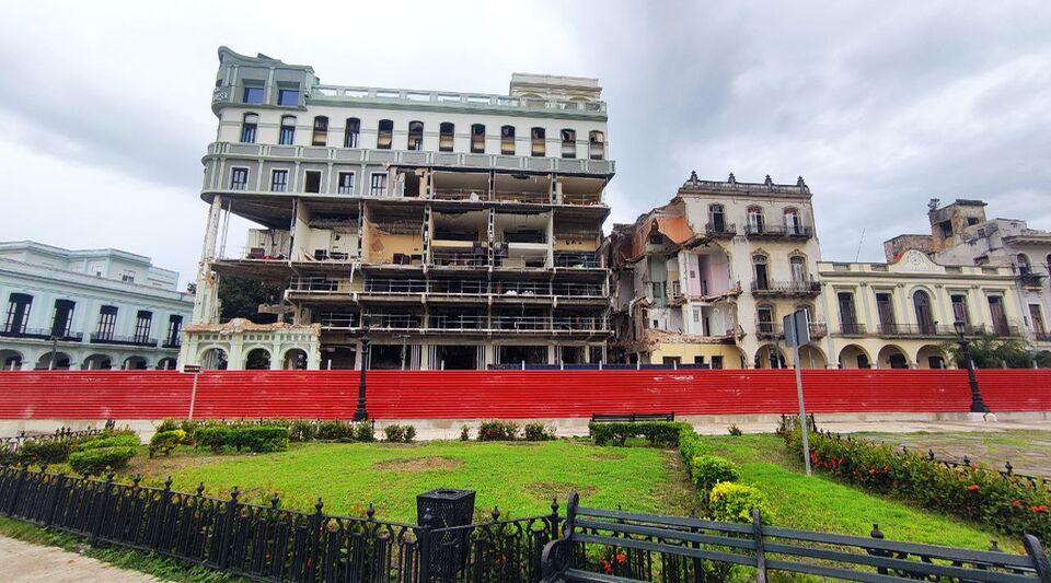 The Cuban military construction company and a French company stabilize the Saratoga hotel