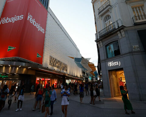 The EFE news agency denies having reported the arrival of El Corte Inglés in Cuba