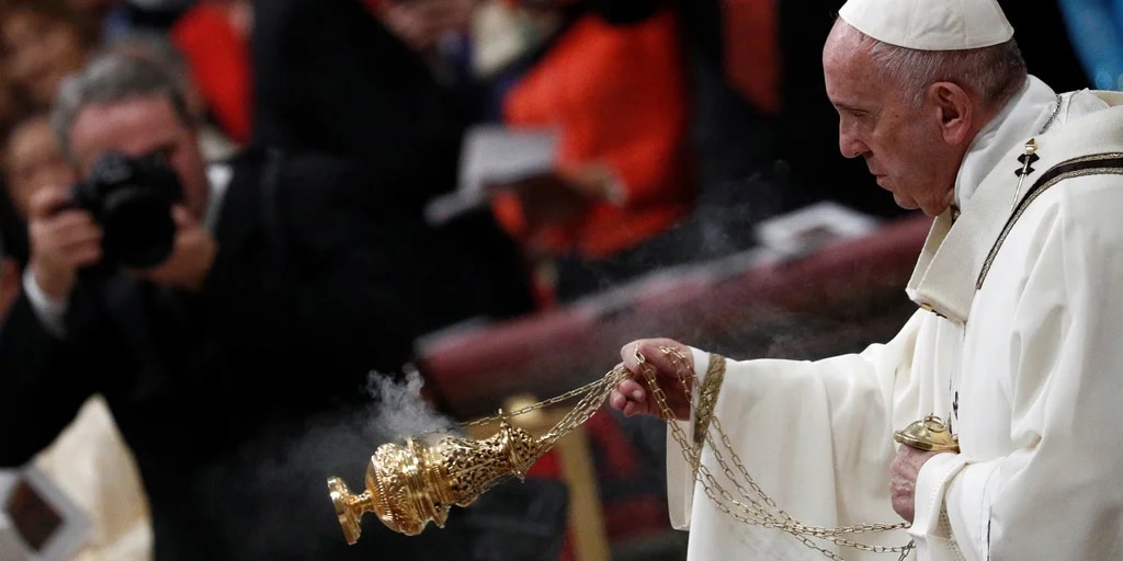 The Pope denounces in the midnight mass a humanity insatiable of power and money