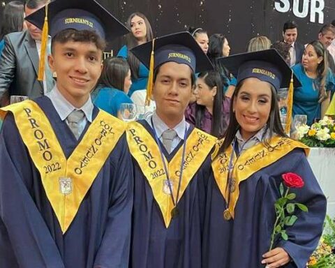 The Río Nuevo school trains 99 high school graduates, ready for university