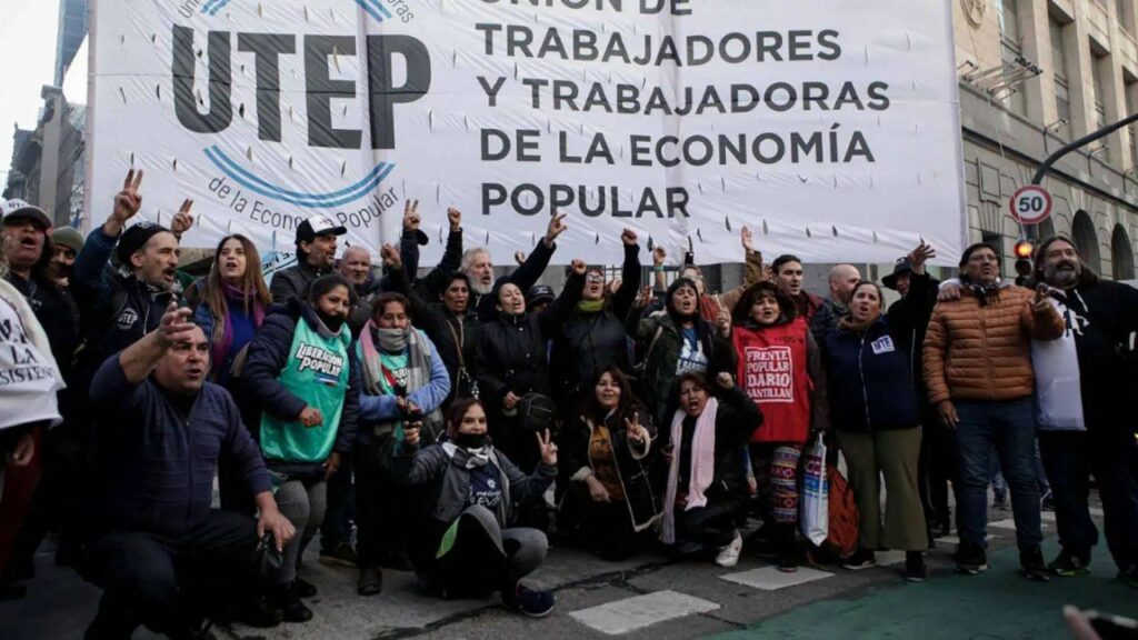 The UTEP mobilizes against the cut of Potenciar Trabajo