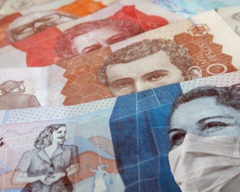 The country's debt as of November is $852.8 trillion, 62.6% of GDP