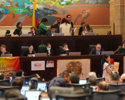 The 'coups' and progress of the political reform of the Petro government