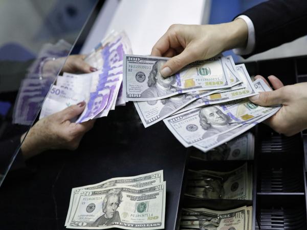 The dollar closed, this Tuesday, below 4,800 pesos