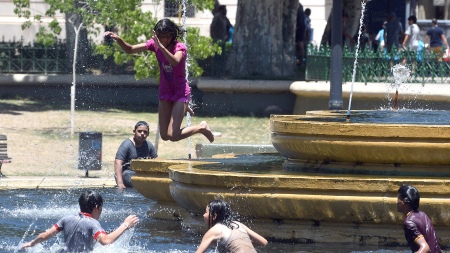 The heat did not let up and peaks of more than 40 degrees are registered in the north of the country