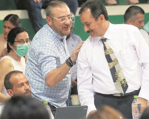 They accuse the Government of activating a plan to persecute Santa Cruz leaders