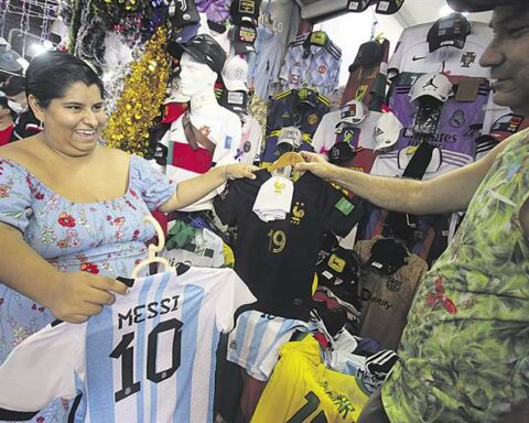 They describe this month's sale at the Fair as 'suffering'