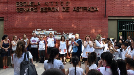 They gather signatures in a school to demand measures from the Buenos Aires Ministry of Education