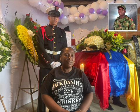 "They gave us the body and did not help us bury it", mother of a soldier murdered in Cauca