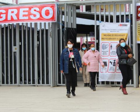 They have 11 places for teachers to take evaluation in the Junín region