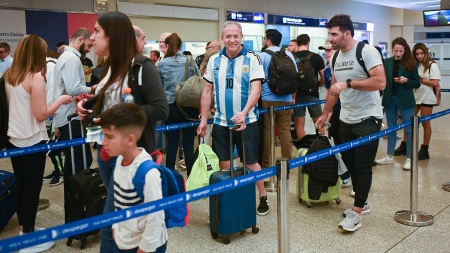 They scheduled a new airline flight to Qatar to encourage Argentina in the World Cup